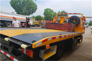 全椒附近拖车电话号码服务